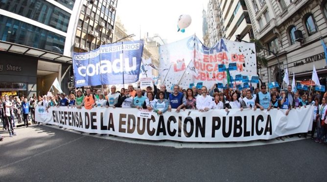Nuevo paro de 48 horas de los docentes universitarios - Asteriscos.Tv